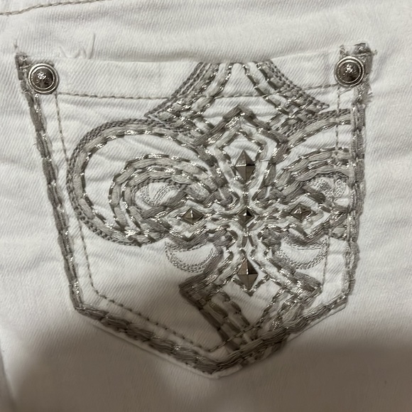 White distressed denim shorts - Picture 3 of 8